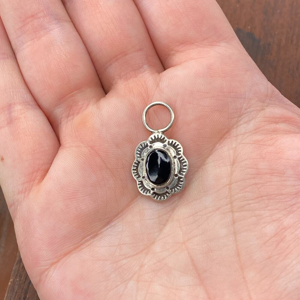 Vintage 925 Sterling Silver Black Onyx Southwestern Oval Pendant Bracelet Charm